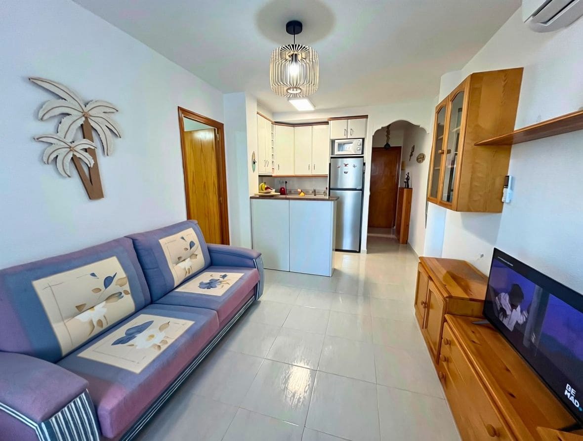 Apartamento de 2 habitaciones en Pilar de la Horadada en alquiler con piscina garaje - 650 € (Ref: 10033123)