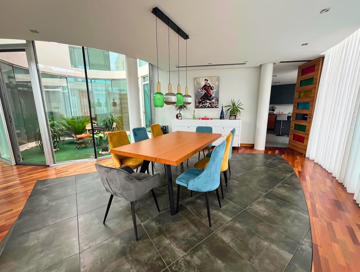 5 bedroom Villa for sale in Petrel / Petrer - € 1,450,000 (Ref: 10033124)