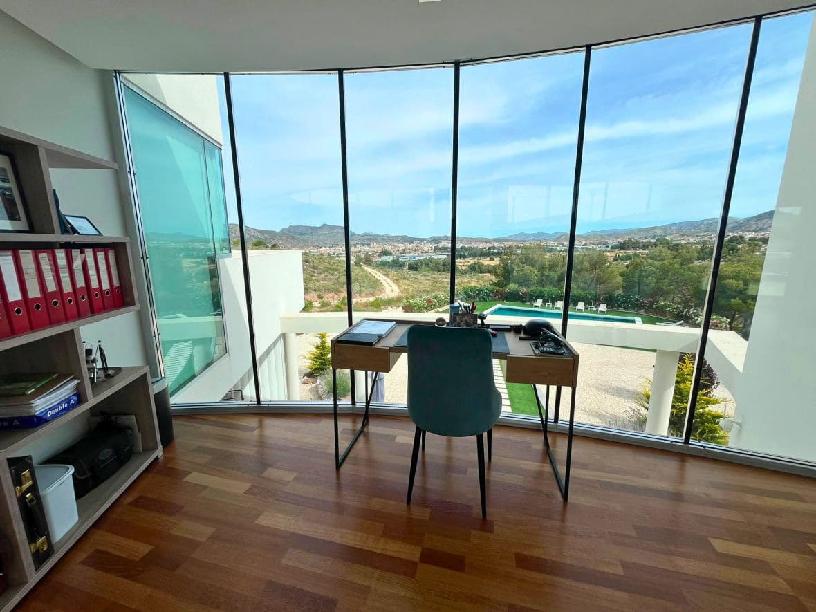 5 bedroom Villa for sale in Petrel / Petrer - € 1,450,000 (Ref: 10033124)