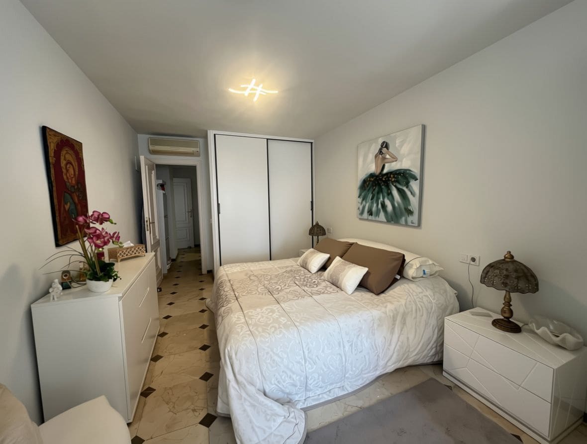 3 sypialnia Apartament do wynajęcia w Benidorm z basenem - 2 200 € (Ref: 10049798)