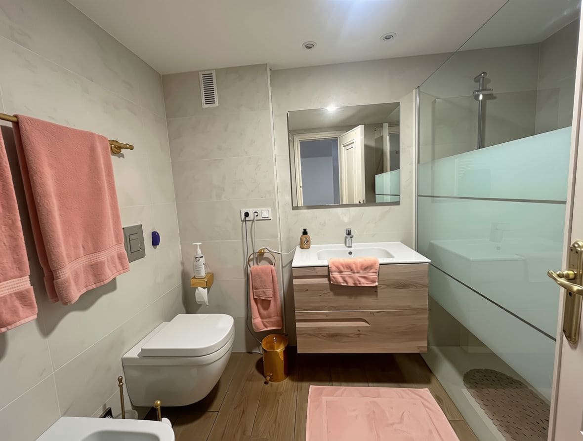 3 sypialnia Apartament do wynajęcia w Benidorm z basenem - 2 200 € (Ref: 10049798)