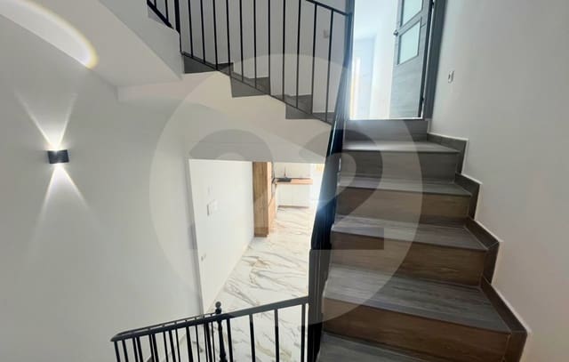 5 soveværelse Byhus til salg i Jijona / Xixona - € 149.000 (Ref: 10136751)
