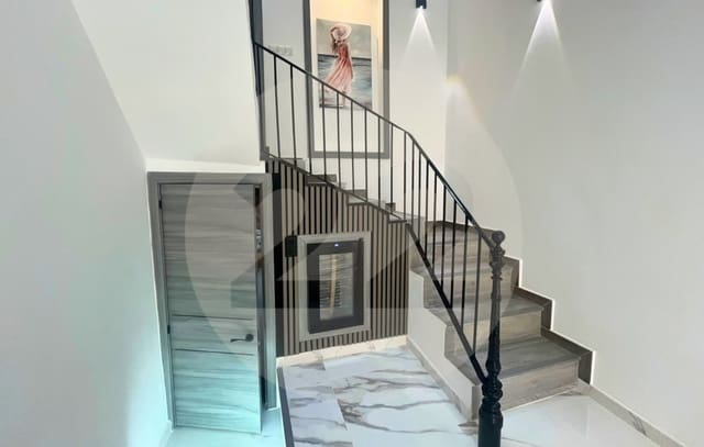 5 soveværelse Byhus til salg i Jijona / Xixona - € 149.000 (Ref: 10136751)
