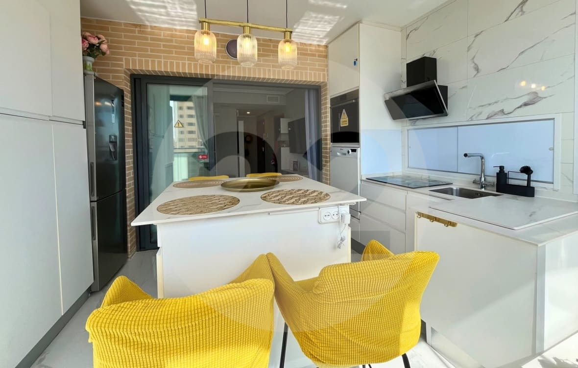 2 soverom Leilighet til leie i Benidorm med svømmebasseng - € 1 550 (Ref: 10145367)