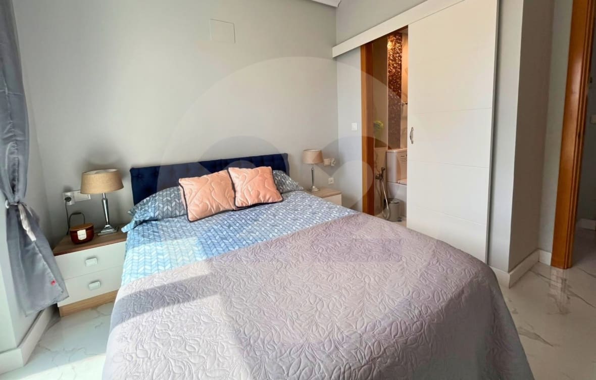 2 soverom Leilighet til leie i Benidorm med svømmebasseng - € 1 550 (Ref: 10145367)