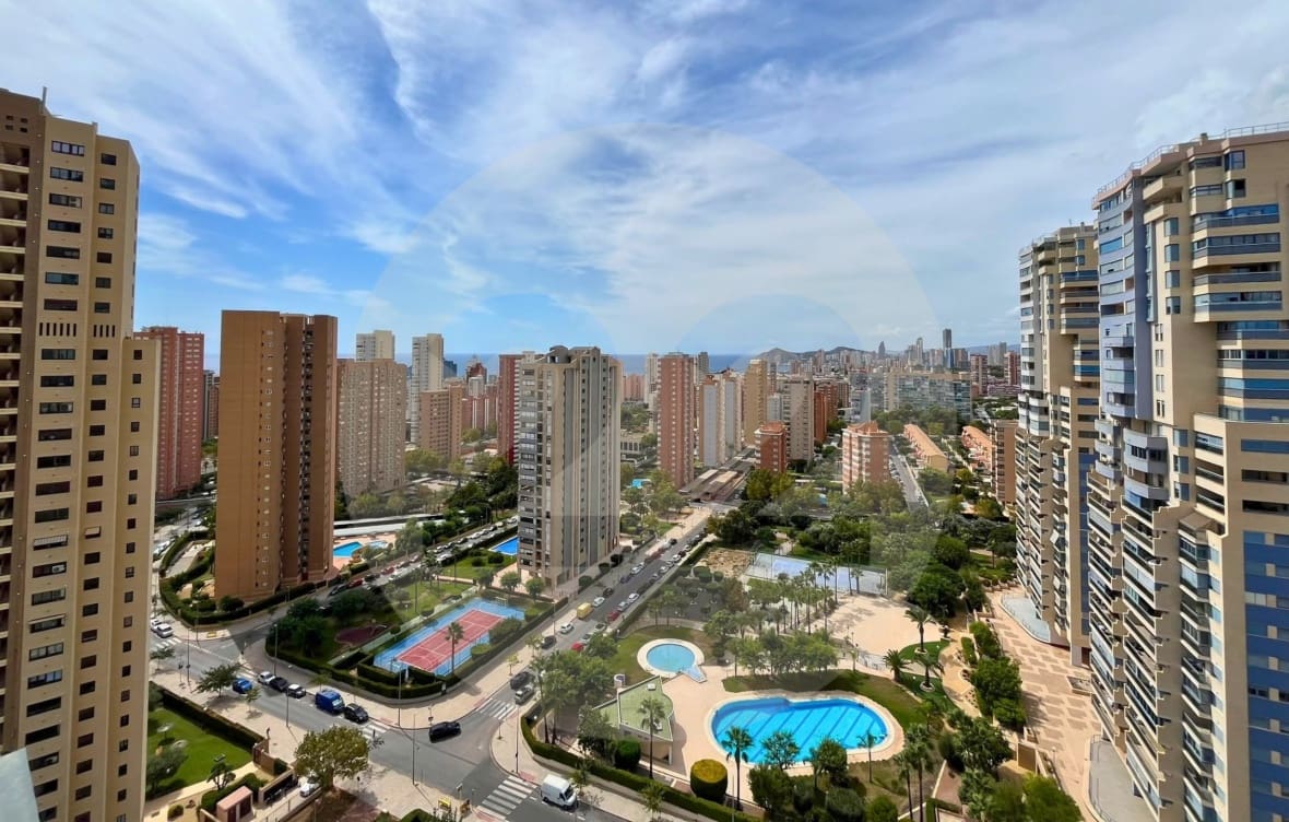 2 soverom Leilighet til leie i Benidorm med svømmebasseng - € 1 550 (Ref: 10145367)