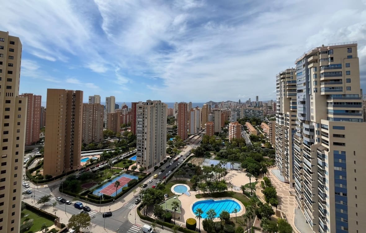 2 soverom Leilighet til leie i Benidorm med svømmebasseng - € 1 550 (Ref: 10145367)