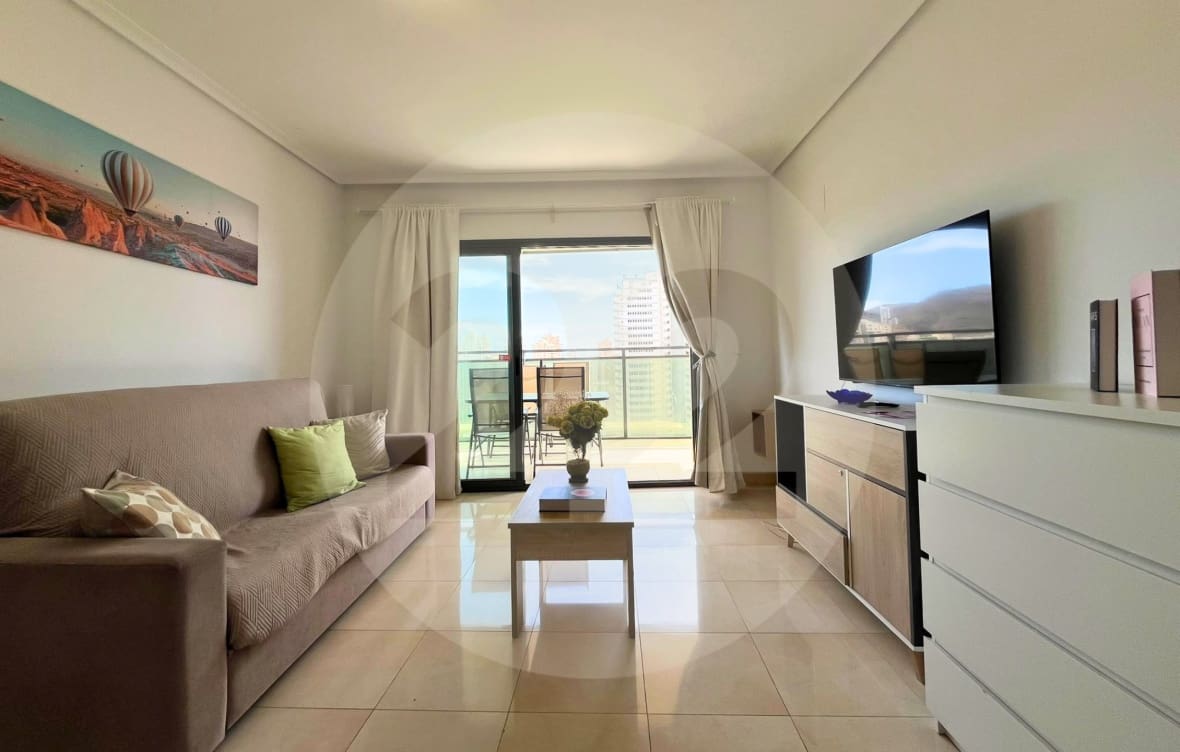 1 bedroom Apartment for rent in Benidorm with pool - € 1,250 (Ref: 10160436)