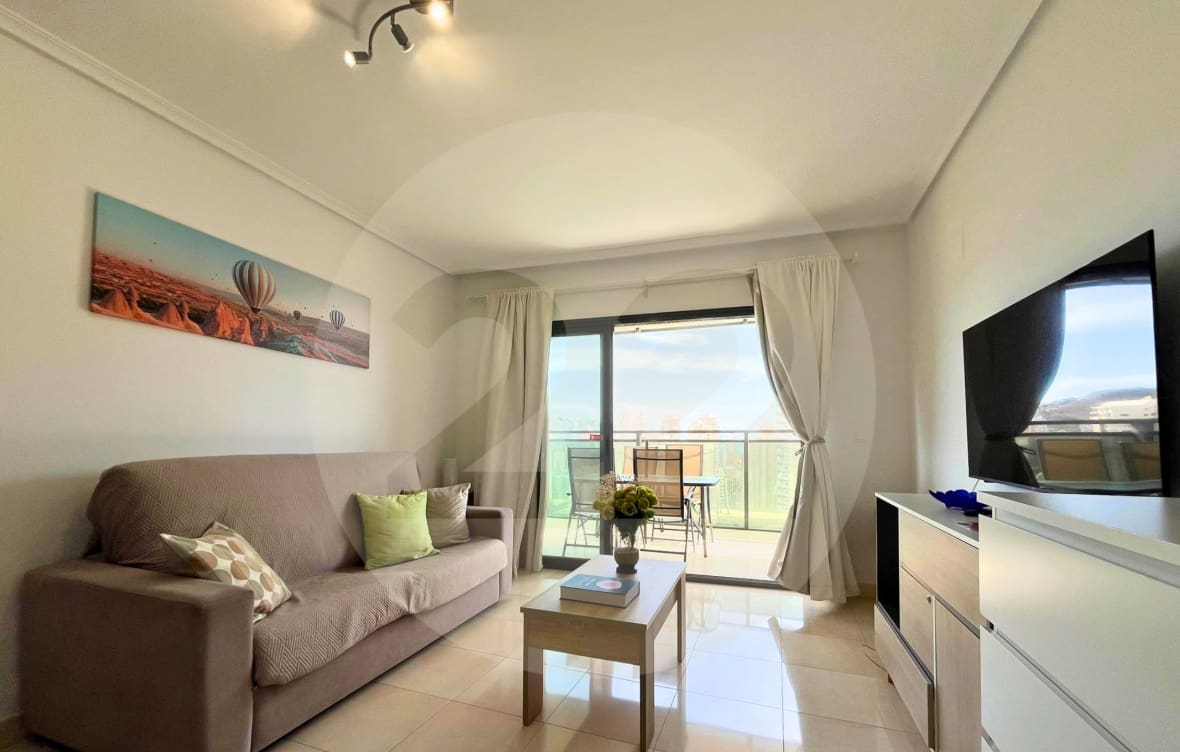 1 bedroom Apartment for rent in Benidorm with pool - € 1,250 (Ref: 10160436)