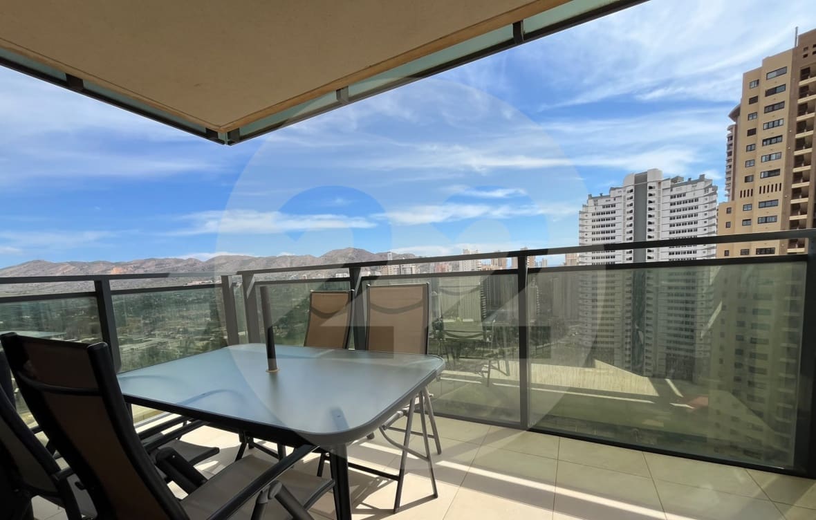 1 bedroom Apartment for rent in Benidorm with pool - € 1,250 (Ref: 10160436)