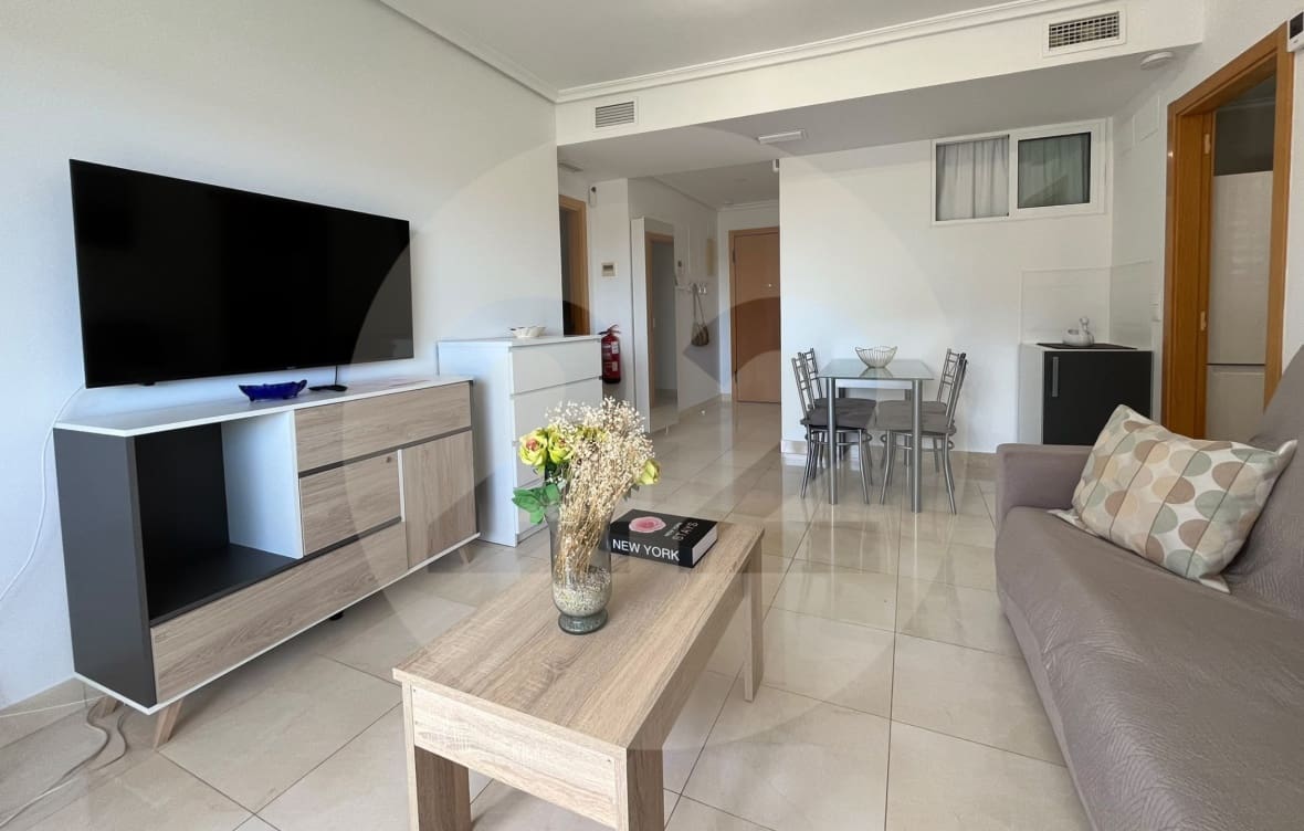1 bedroom Apartment for rent in Benidorm with pool - € 1,250 (Ref: 10160436)