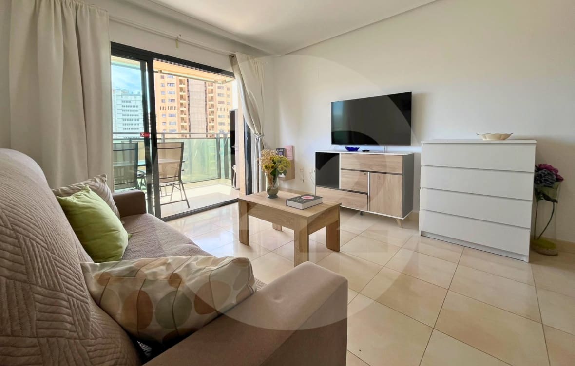1 bedroom Apartment for rent in Benidorm with pool - € 1,250 (Ref: 10160436)