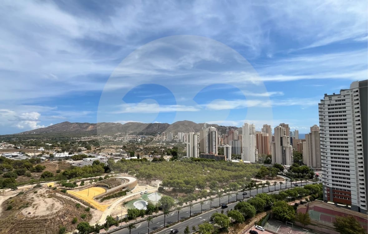 1 bedroom Apartment for rent in Benidorm with pool - € 1,250 (Ref: 10160436)
