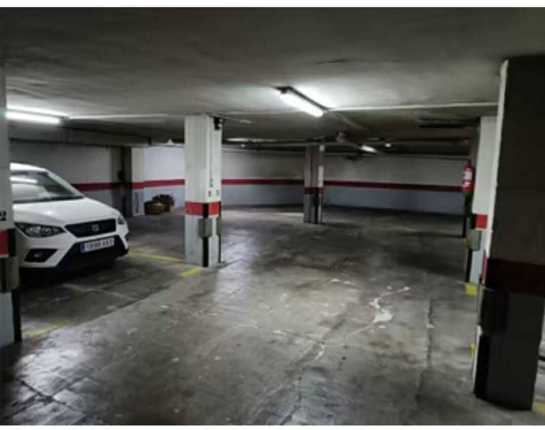 Garage te koop in Alicante stad - € 25.000 (Ref: 7433126)