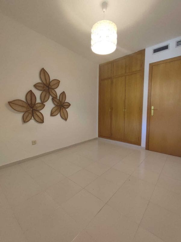 3 camera da letto Appartamento da affittare in Alicante citta con piscina - 1.500 € (Rif: 7852052)