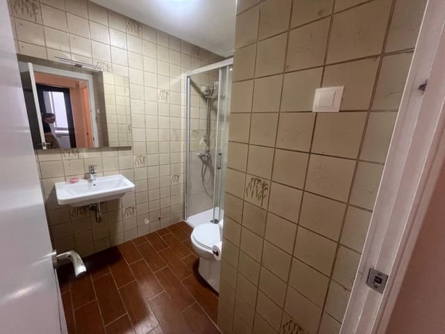 Appartement de 3 chambres à louer à Carolinas Bajas, Alicante ville - 850 € (Ref: 8451624)