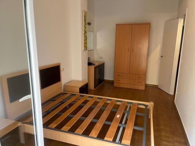 Appartement de 3 chambres à louer à Carolinas Bajas, Alicante ville - 850 € (Ref: 8451624)