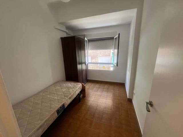 Appartement de 3 chambres à louer à Carolinas Bajas, Alicante ville - 850 € (Ref: 8451624)