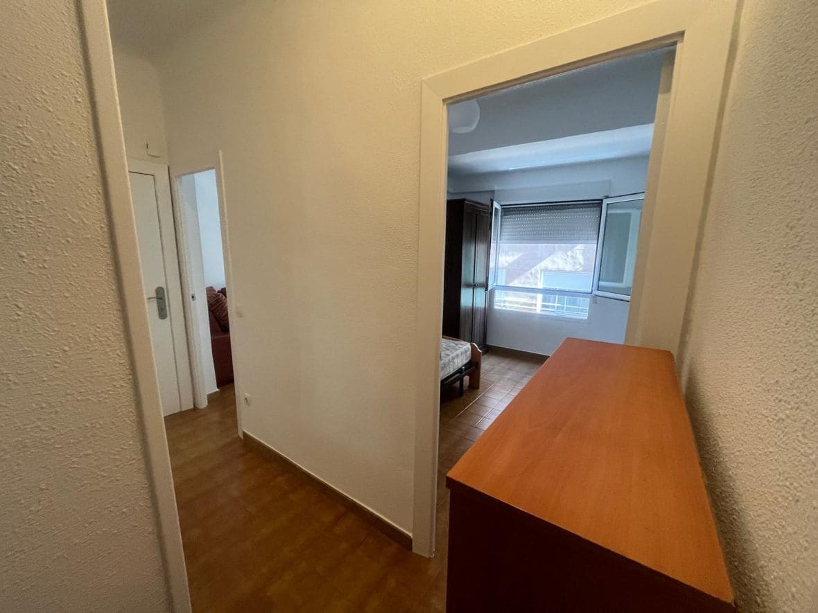 Appartement de 3 chambres à louer à Alicante ville - 850 € (Ref: 8451624)