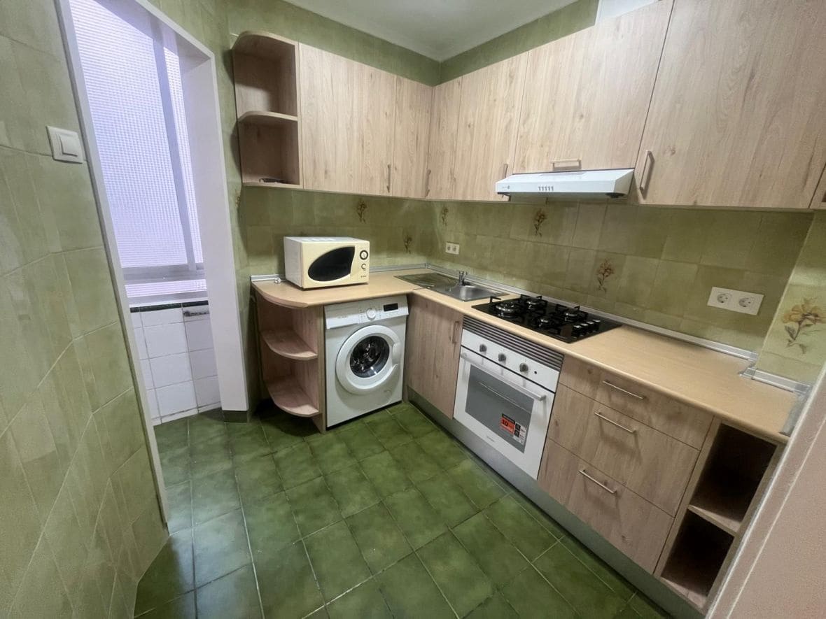 Appartement de 3 chambres à louer à Alicante ville - 850 € (Ref: 8451624)