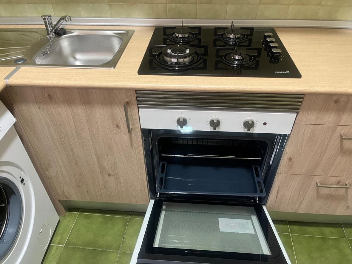 Appartement de 3 chambres à louer à Alicante ville - 850 € (Ref: 8451624)