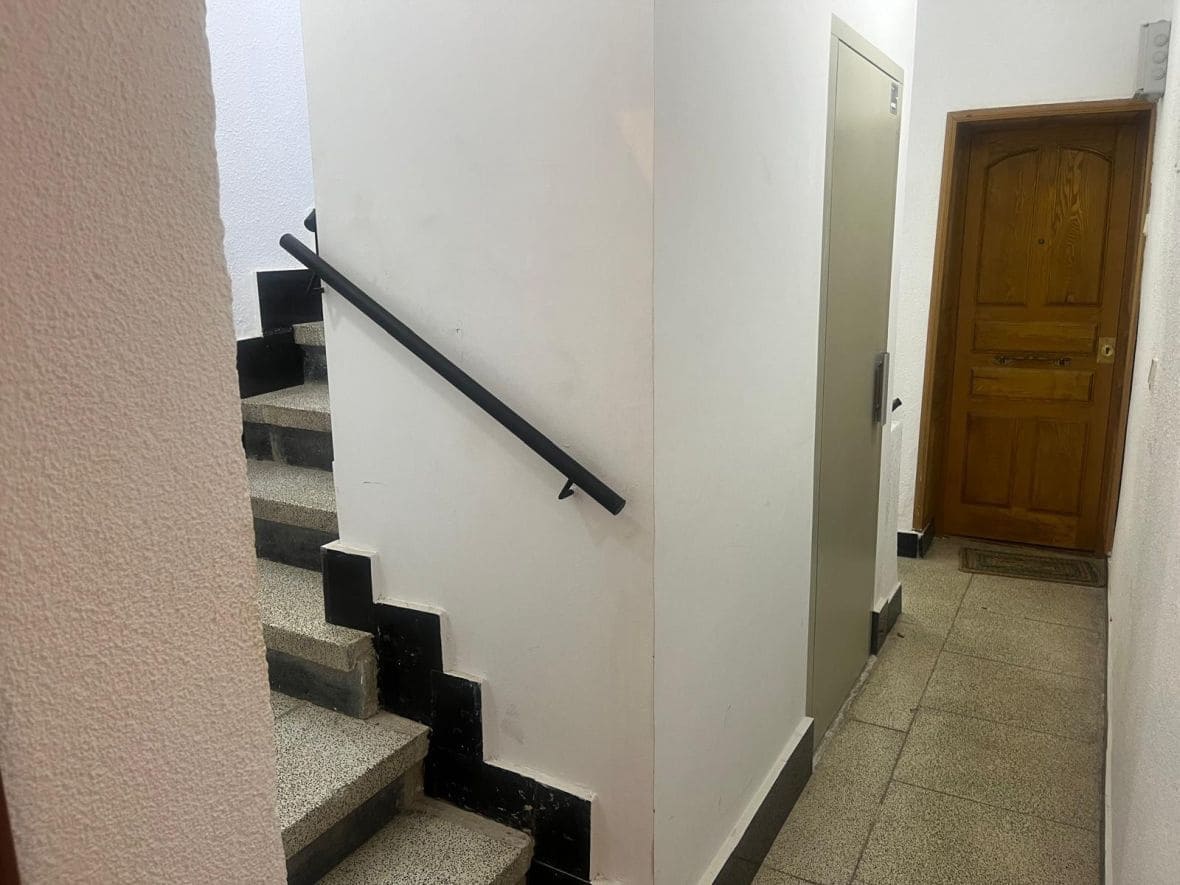 Appartement de 3 chambres à louer à Alicante ville - 850 € (Ref: 8451624)