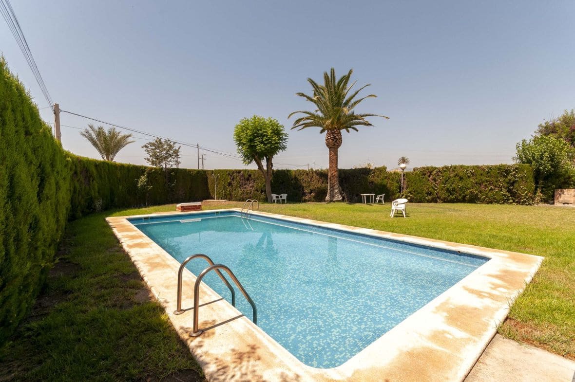 4 bedroom Villa for sale in Muchamiel / Mutxamel with pool - € 450,000 (Ref: 8473383)