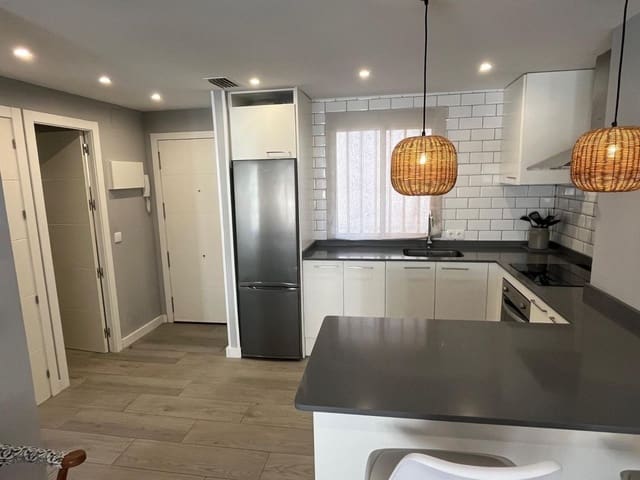 1 makuuhuone Huoneisto vuokrattavana paikassa Playa de Muchavista, El Campello mukana uima-altaan - 1 100 € (Ref: 8734620)