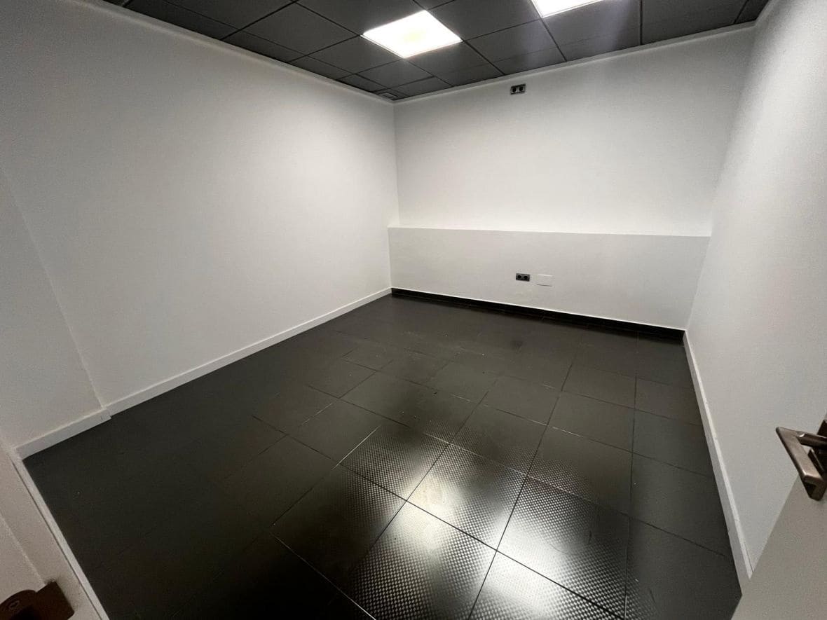 11 camera da letto Azienda da affittare in Alicante citta - 2.400 € (Rif: 8754803)