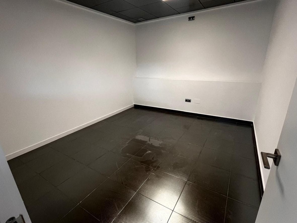 11 camera da letto Azienda da affittare in Alicante citta - 2.400 € (Rif: 8754803)