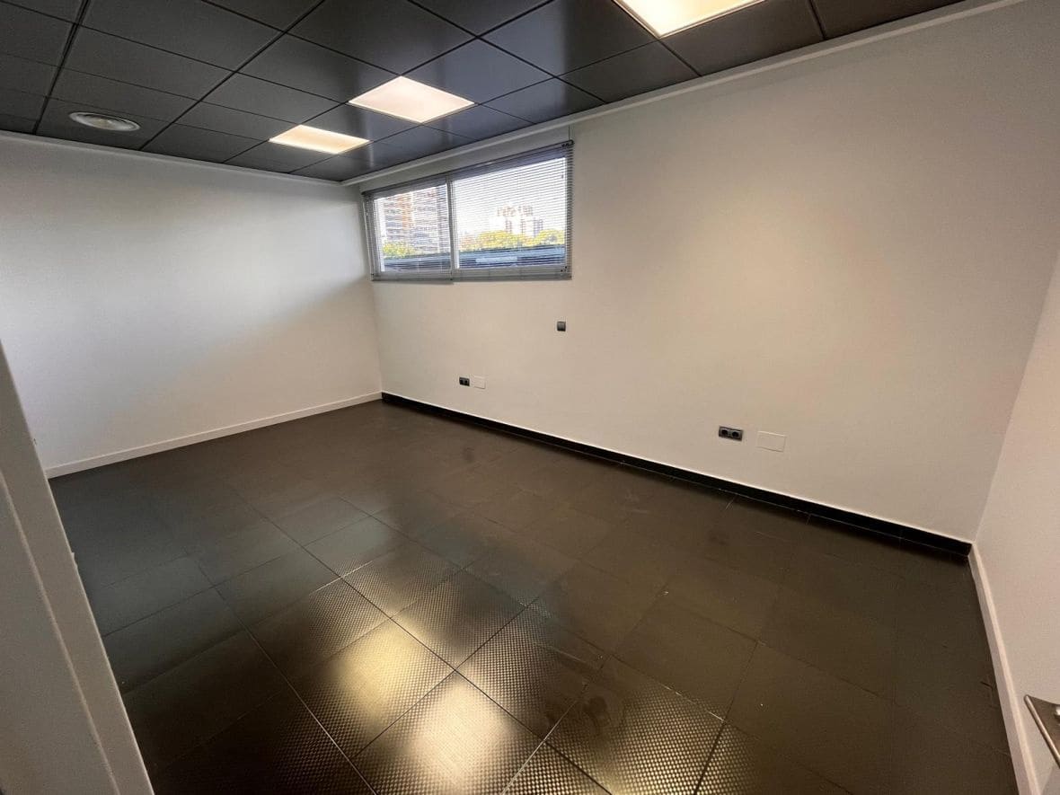 11 camera da letto Azienda da affittare in Alicante citta - 2.400 € (Rif: 8754803)