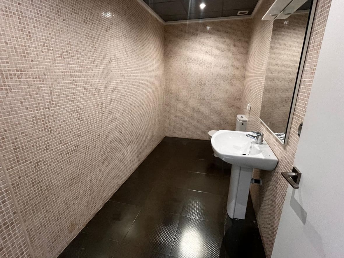 11 camera da letto Azienda da affittare in Alicante citta - 2.400 € (Rif: 8754803)