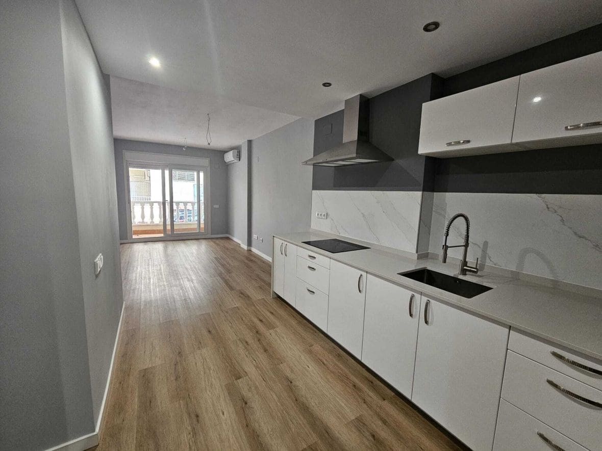 2 slaapkamer Flat te koop in Torrevieja - € 159.000 (Ref: 8861435)