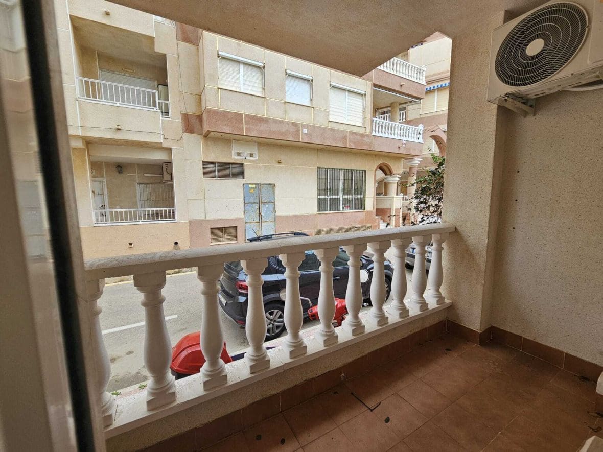 2 slaapkamer Flat te koop in Torrevieja - € 159.000 (Ref: 8861435)