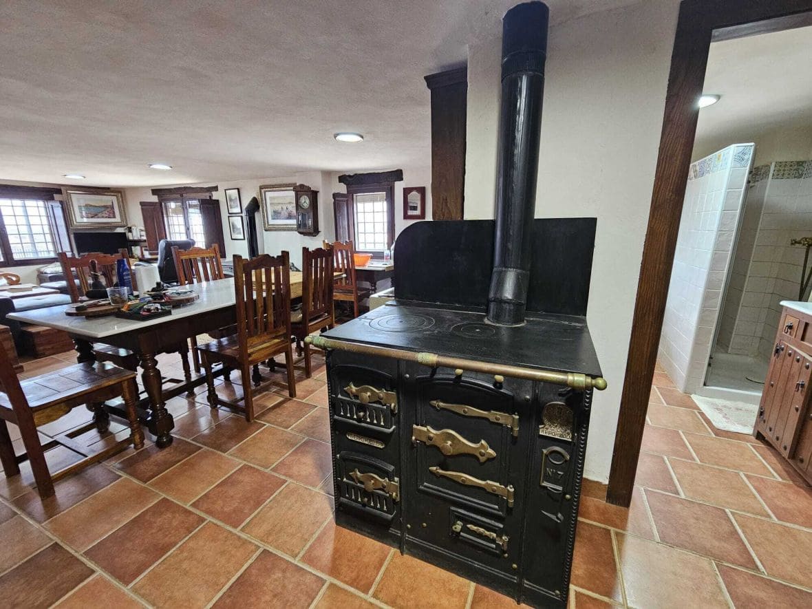 8 soveværelse Byhus til salg i Calarreona - € 850.000 (Ref: 8879214)