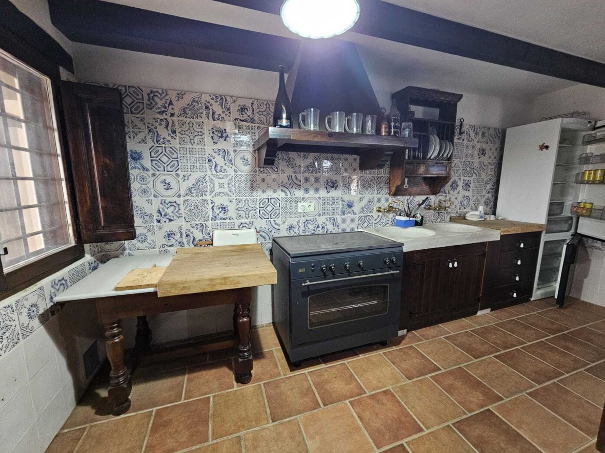 8 soveværelse Byhus til salg i Calarreona - € 850.000 (Ref: 8879214)