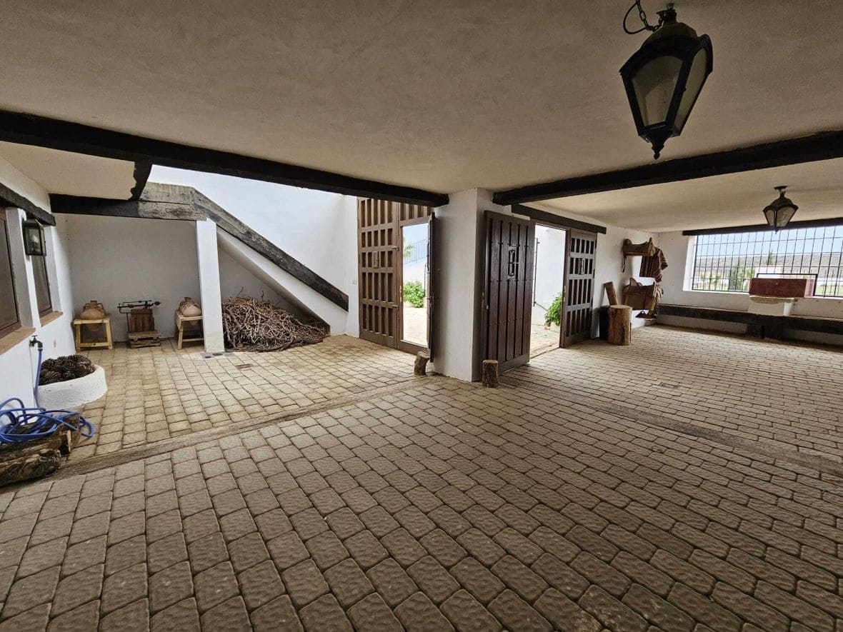 8 soveværelse Byhus til salg i Calarreona - € 850.000 (Ref: 8879214)