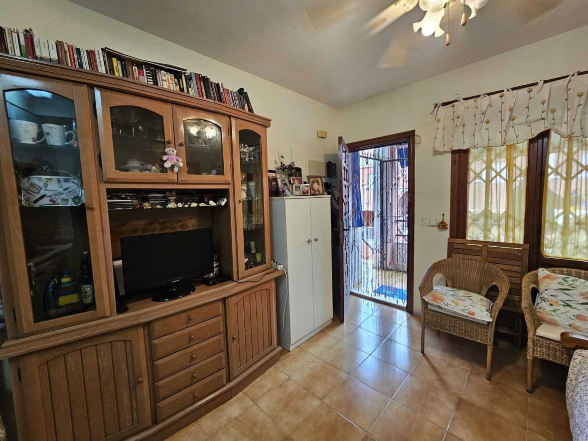 1 slaapkamer Flat te koop in Torrevieja - € 90.000 (Ref: 8883842)