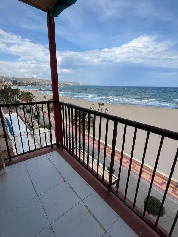 2 soveværelse Lejlighed til leje i El Campello - € 1.100 (Ref: 9035887)