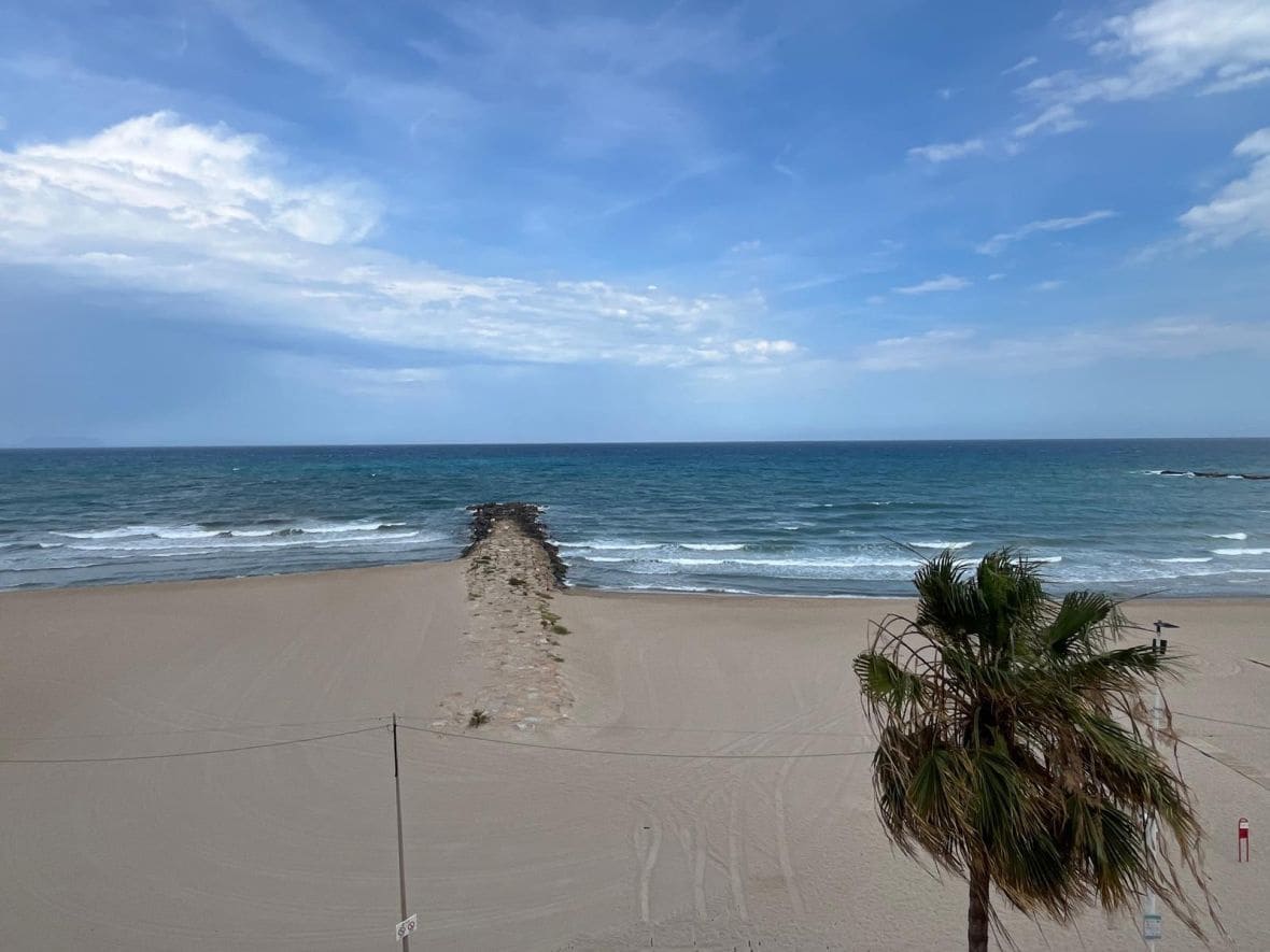 2 soveværelse Lejlighed til leje i El Campello - € 1.100 (Ref: 9035887)