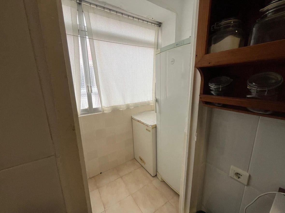 2 soveværelse Lejlighed til leje i El Campello - € 1.100 (Ref: 9035887)