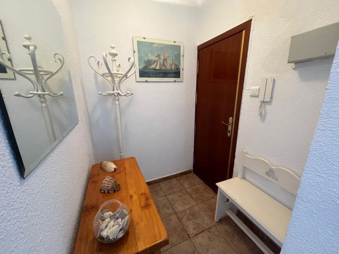 2 soveværelse Lejlighed til leje i El Campello - € 1.100 (Ref: 9035887)