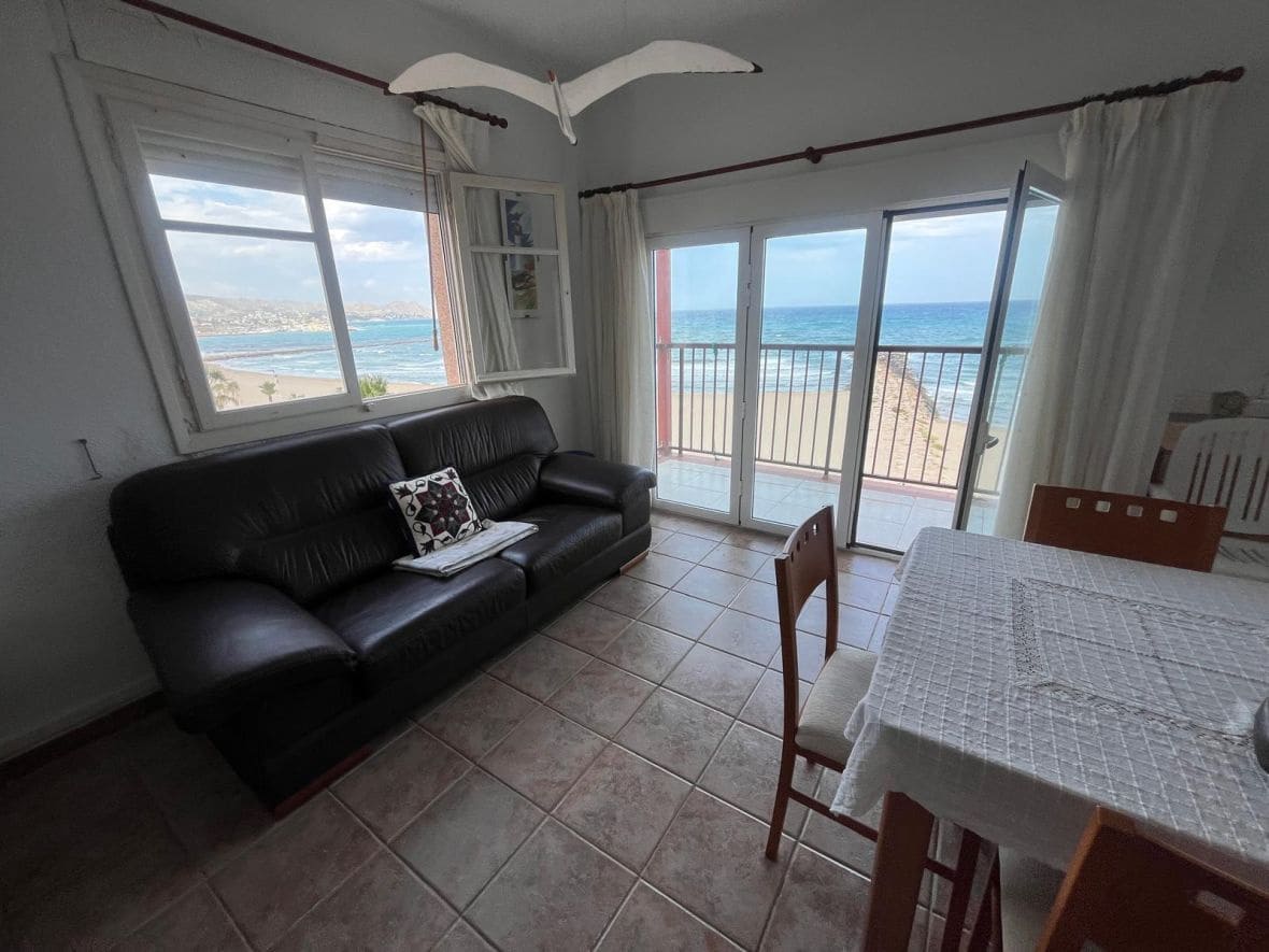 2 soveværelse Lejlighed til leje i El Campello - € 1.100 (Ref: 9035887)