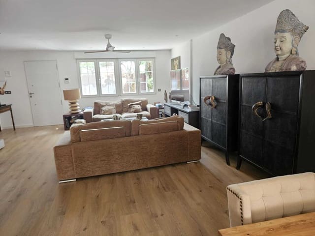 4 Zimmer Bungalow zu verkaufen in Albufereta, Alicante / Alacant Stadt mit Pool - 589.900 € (Ref: 9047222)