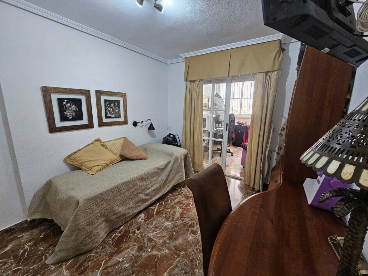 4 soveværelse Bungalow til salg i Alicante by med swimmingpool - € 589.900 (Ref: 9047222)