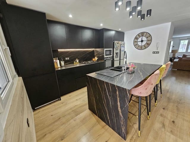 4 Zimmer Bungalow zu verkaufen in Albufereta, Alicante / Alacant Stadt mit Pool - 589.900 € (Ref: 9047222)