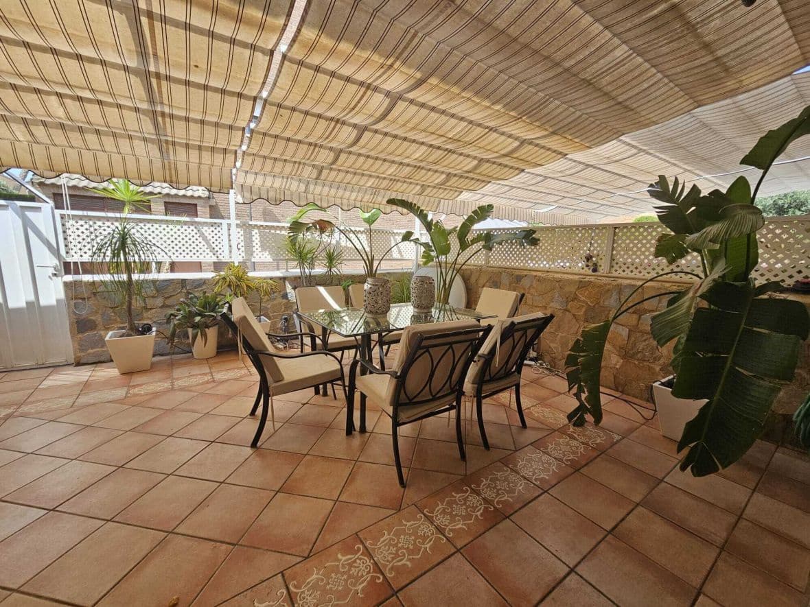 4 soveværelse Bungalow til salg i Alicante by med swimmingpool - € 589.900 (Ref: 9047222)
