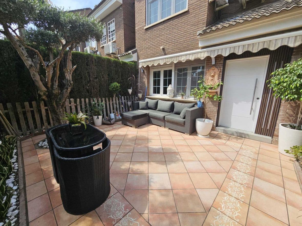 4 soveværelse Bungalow til salg i Alicante by med swimmingpool - € 589.900 (Ref: 9047222)