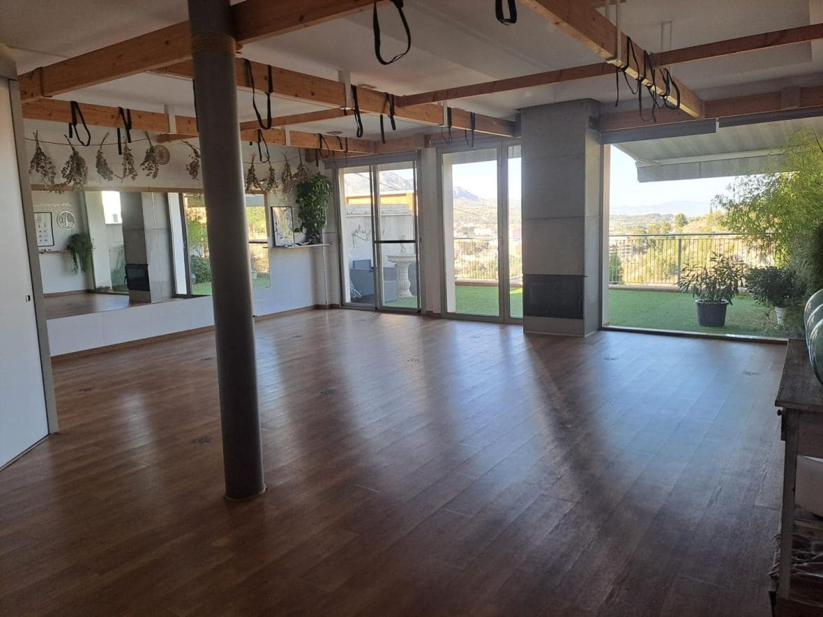 4 soveværelse Villa til salg i Alcoy / Alcoi - € 399.000 (Ref: 9203478)