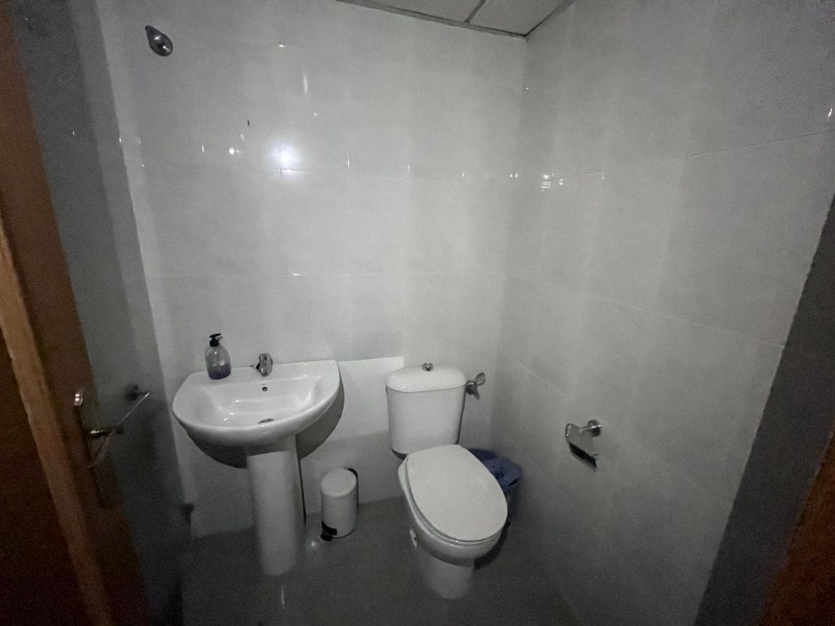 Kontor til leie i Alicante by - € 600 (Ref: 9252551)